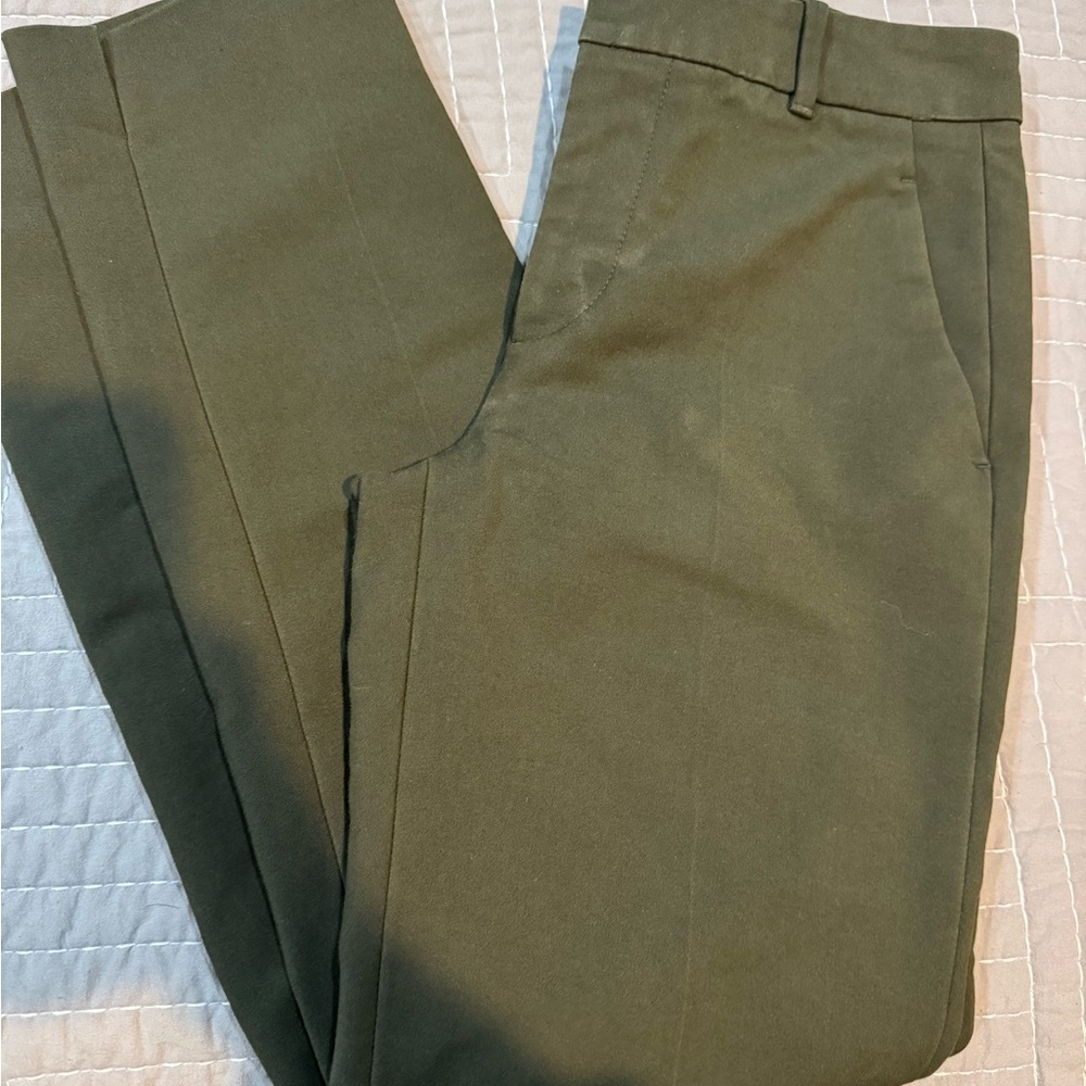 Zara Women’s Khaki Green Chinos
